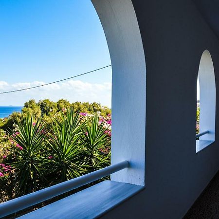 United Blue Resorts - White Sand Karteros Exteriör bild